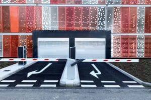 Read more about the article Що таке швидкісні ворота для паркінгу і чому варто в них інвестувати?